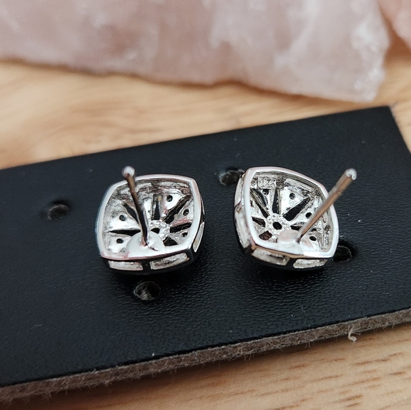 Sterling Silver stud earrings - Picture 4 of 7